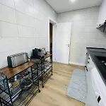 Zarla - 2-bedroom - 500 Meters From The Lägenhet *