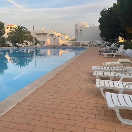 Daire Zarla - 2-bedroom - 500 Meters From The Armação de Pêra